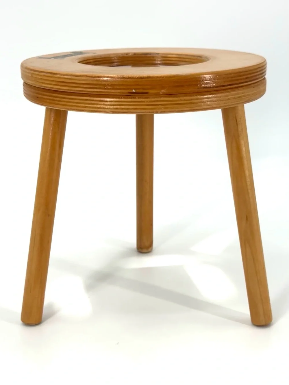 Jonti-Craft 9” Wooden Discovery 3x Magnifier Stool